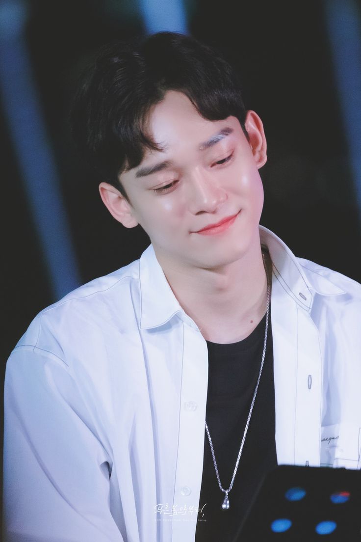 cloudystarstic's tweet photo. Chen orang yang baik bgt ga ngerti lagi ko dia bisa sebaik itu, klo lagi senyum parah manis bgt asli, semoga chen sehat sehat sama keluarganya, semoga antis berenti ngehujat chen dahh:)) 

WE LOVE YOU CHEN ❤❤

#ExolsAreAlwaysWithChen
#ExolsAreAlwaysWithEXO @weareoneEXO https://t.co/bTbb1FqMrW