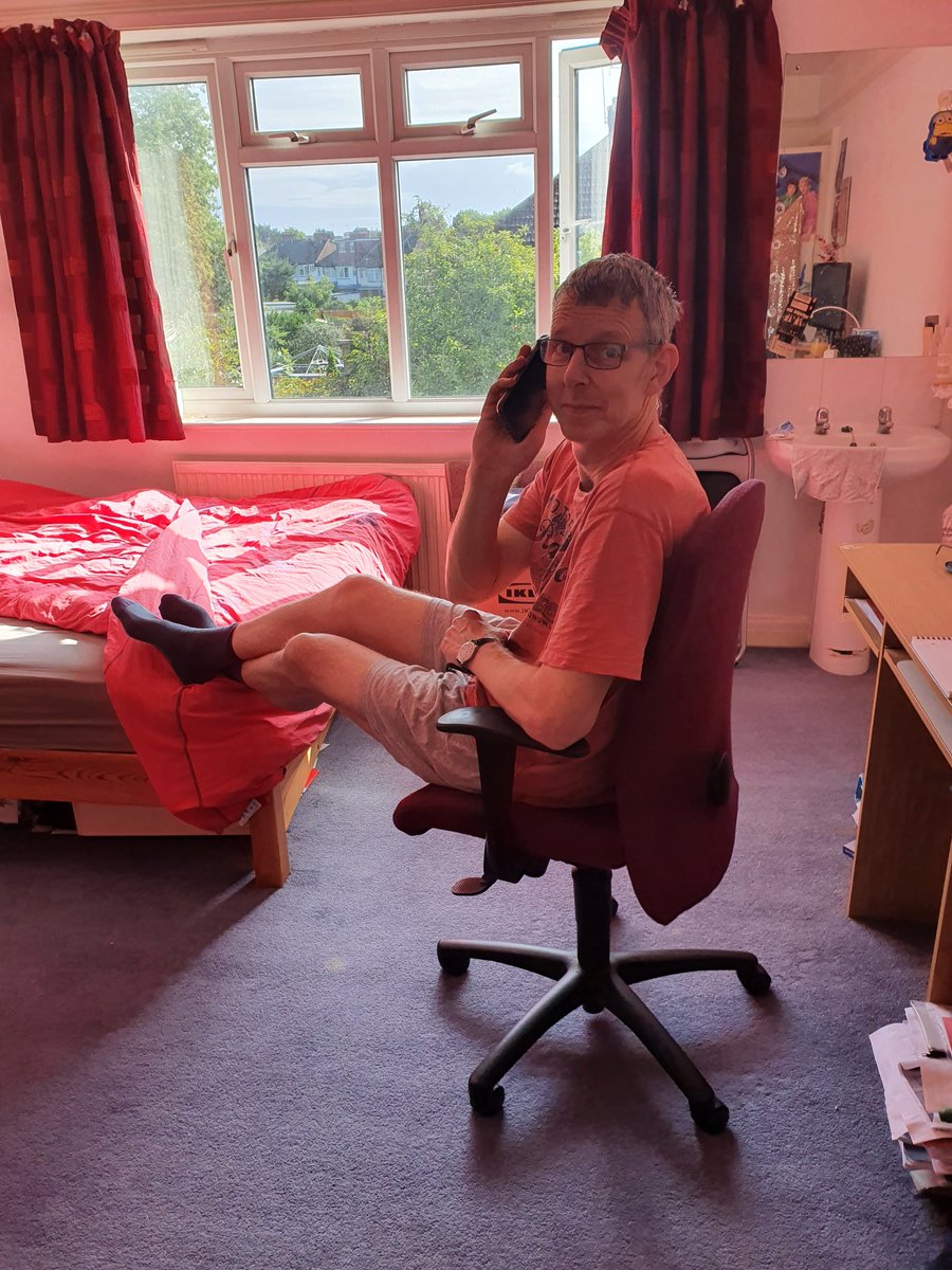 RevJodyStowell's tweet image. @qstowell in his new 'safe' room now 17yo is back to school. He's stolen @talicbs room as she's back to uni. #ShieldingAtHome #ShieldUs #shielding