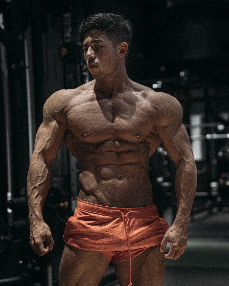 Kanekin Fitness No Twitter しばらく大会出ないとみんなに忘れられてる気がして なので 2年前の写真をどうぞ この後 ビーフ佐々木クラシックオーバーオールチャンピオンになりました 明日の大会観戦楽しみ