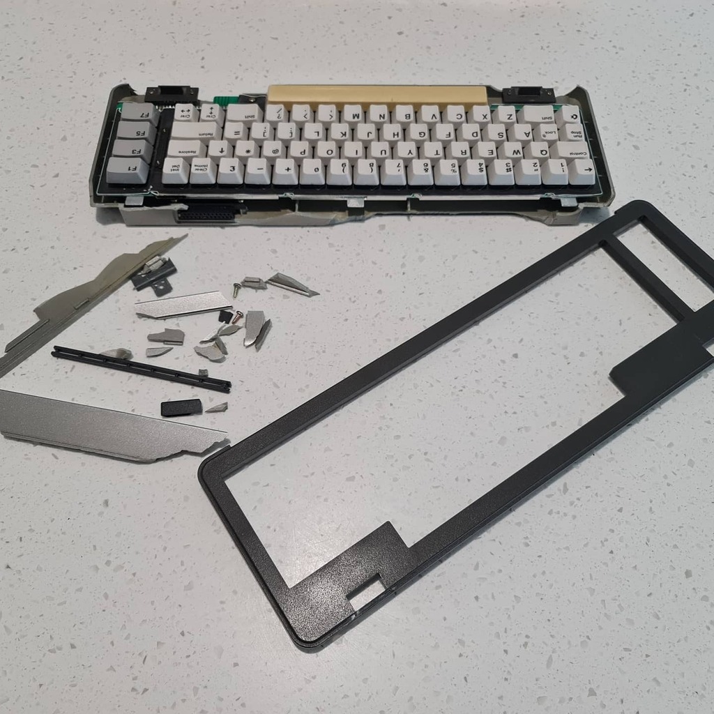 TheTonyHansen's tweet image. Normally if something from Germany via eBay turned up this busted, I'd be fuming. However this arrived in exactly the condition I bought it, so all good! #commodore64 #commodoresx64 #retrocoder #retrogamer instagr.am/p/CEtIWI8Dm4L/