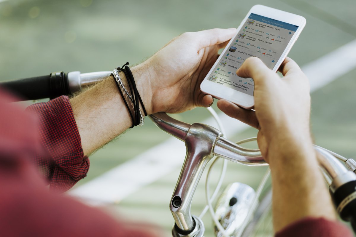 visocyclo's tweet photo. 👋Nous venons de lancer une application mobile de guidage simplifié pour les cyclistes et on s’est dit que cette info pouvait vous intéresser : https://t.co/duUSpb5tc1 😉
#velo #cyclo #app #visocyclo #visorando #presse #journaliste https://t.co/PNwHv7sbCk