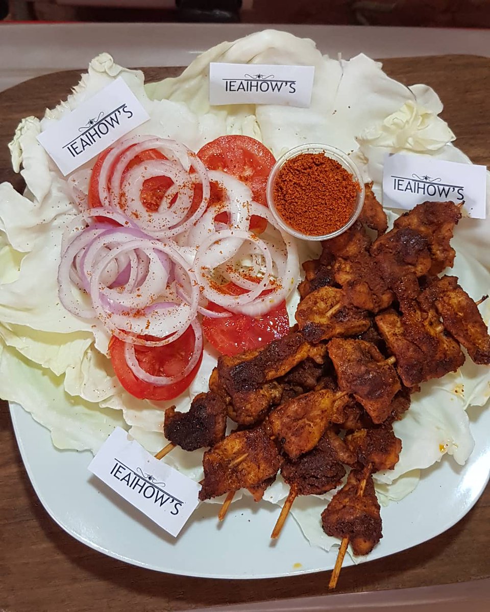 teathows's tweet photo. Suya lovers! Who here doesn't love suya? From the aroma to the taste, everything is just pleasing π
This is chicken suya and it goes for #200 naira
DM to order please
#suya #ibadanbusiness #ibadanbaker #osogbofood #osogbobaker #foodinosun #bbnaija #IncomparableTacha https://t.co/mgOmC3IGas