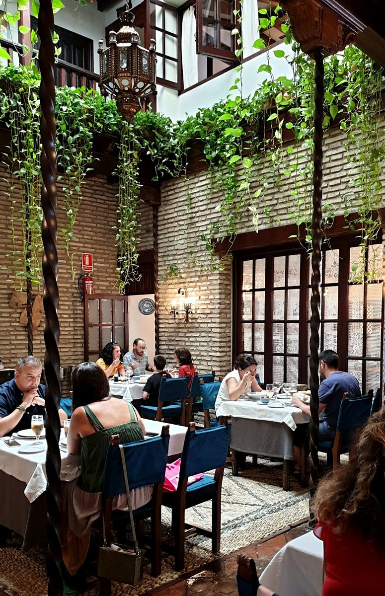 RestAlmudaina's tweet photo. Primer almuerzo en Restaurante Almudaina tras 6 meses de espera. ¡Qué ganas teníamos de volver a disfrutar de momentos como este! 🥰

#SomosTradicion #Almudaina #CordobaEsp #Gastronomia #restaurante https://t.co/fAT6xvgP3V