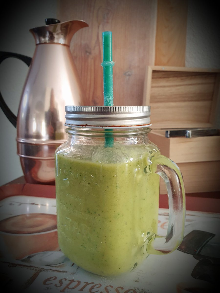 Heerlijke smoothie ❤❤
Mango en avocado uit de vriezer, magere melk en een halve schep van ons product. 
Avocado uit de vriezer is makkelijk en heerlijk! Echt een aanrader! Naast diepvriesfruit is dit er nu dus ook 👍