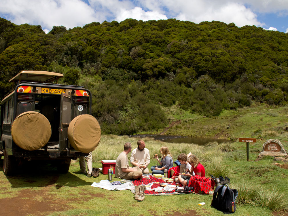 rhinowatchlodge's tweet photo. Our family programs provide ideal conditions for both you and your young ones, with relatively short travel distances, accommodations in the heart of nature. https://t.co/d6gjZYmjtF