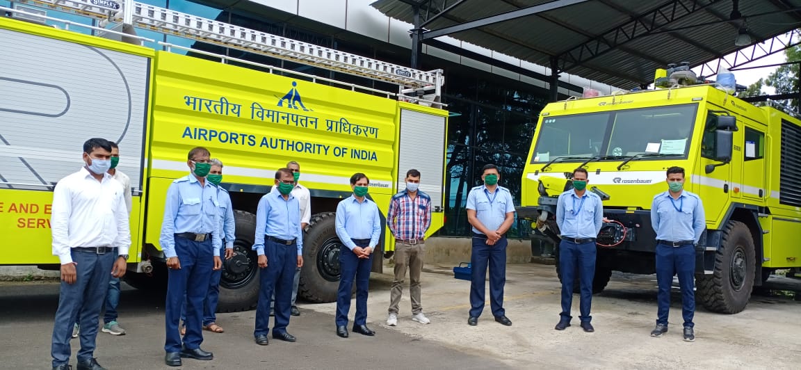 aaikolhaairport's tweet photo. #सुरक्षासहितजलदसेवा
@KolhapurAirport's #FireFightingTeam (#Cat-V) on duty 24x7 equipped with world class ACFTs,Ambulance,MCP & various other #Modern_Resources of #Advanved_Technology for handling all kinds of Medical emergencies, accidents & incidents etc
#SafeAirport
@aairedwr https://t.co/YKA19KxFxQ
