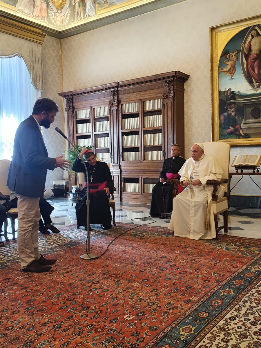 Hier, avec une délégation de 15 autres français, nous avons rencontré le pape pour parler d’écologie. J’ai été très ému du récit du pape sur sa propre conversion écologique. Il nous a parlé d’harmonie. Avec les évêques de France, nous allons continué notre travail sur Laudato Si.