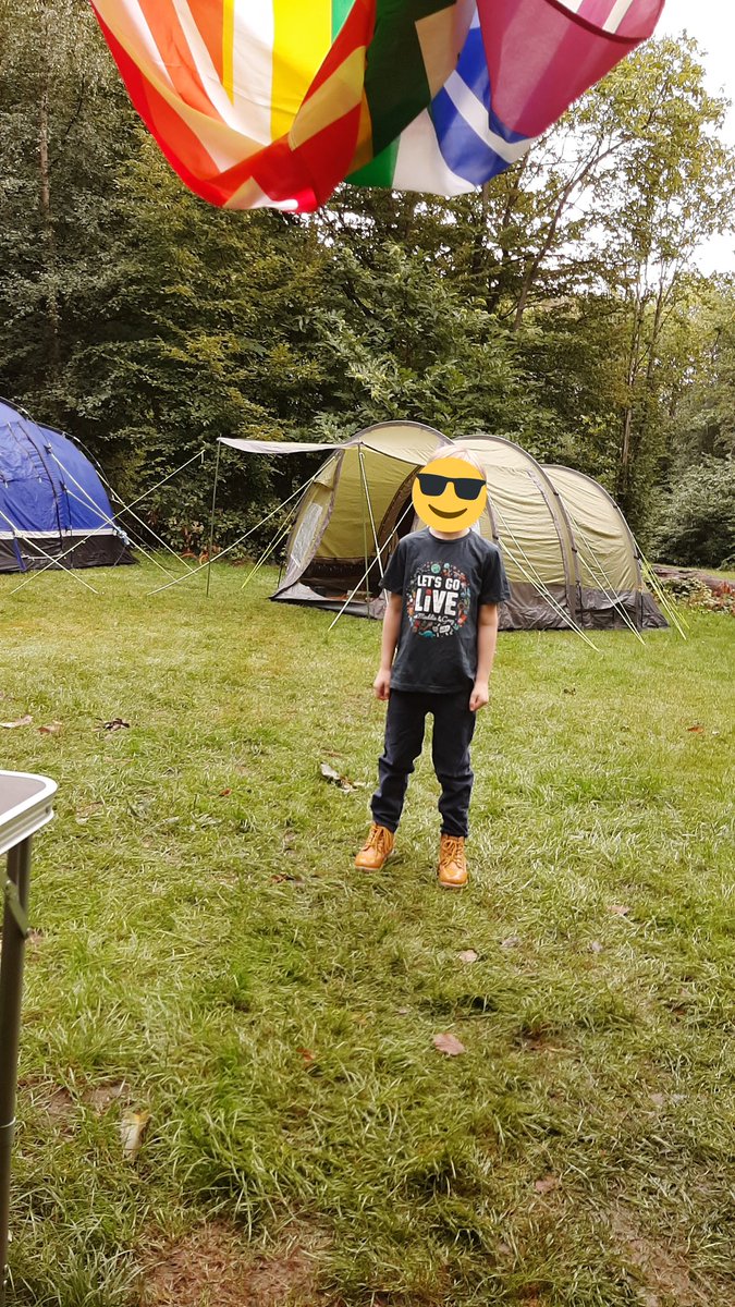 LirealP's tweet photo. Finally at a @UKScouting site! It's been a long year but it's nice to have a bit of normal.
Of course we're rocking the #letsgolive t-shirt from @maddiemoate
@ScoutPrideEssex #iScout #Reunion #PrideInOurValues #homeschooling https://t.co/J2RfBozwdR