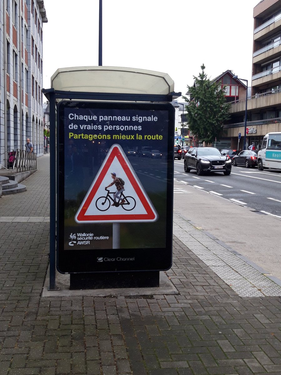 Vin_Lep's tweet photo. Merci à @AWSR_be pour cette campagne 🙏 C'est juste affolant de devoir rappeler ça 😱 Nous en sommes là malheusement! Triste #partageonslaroute #nonviolence #codedelaroute https://t.co/gLTGZQ323F