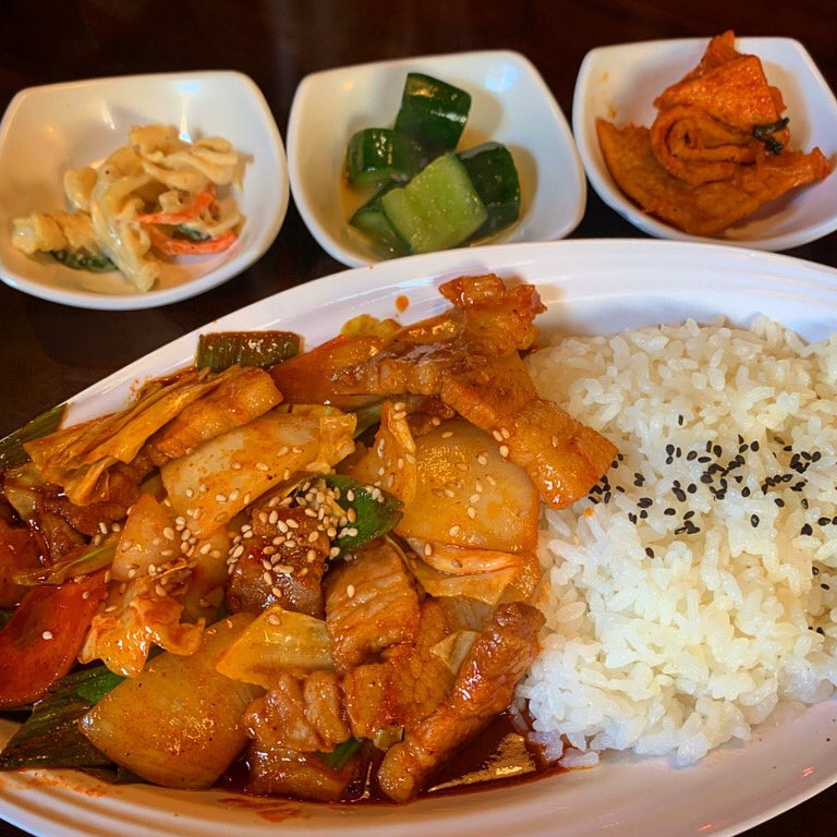 jongno_bonga's tweet photo. #ジョンノ本家 です！🐷❤
⠀
ご来店誠にありがとうございます🥰
またお待ちしております❣️
写真のメニューは豚プルゴキ丼です！
辛味噌味がたまらない！
韓国男性のランチメニュー人気no.1でございます！👍🏼 https://t.co/i28puKiTSm