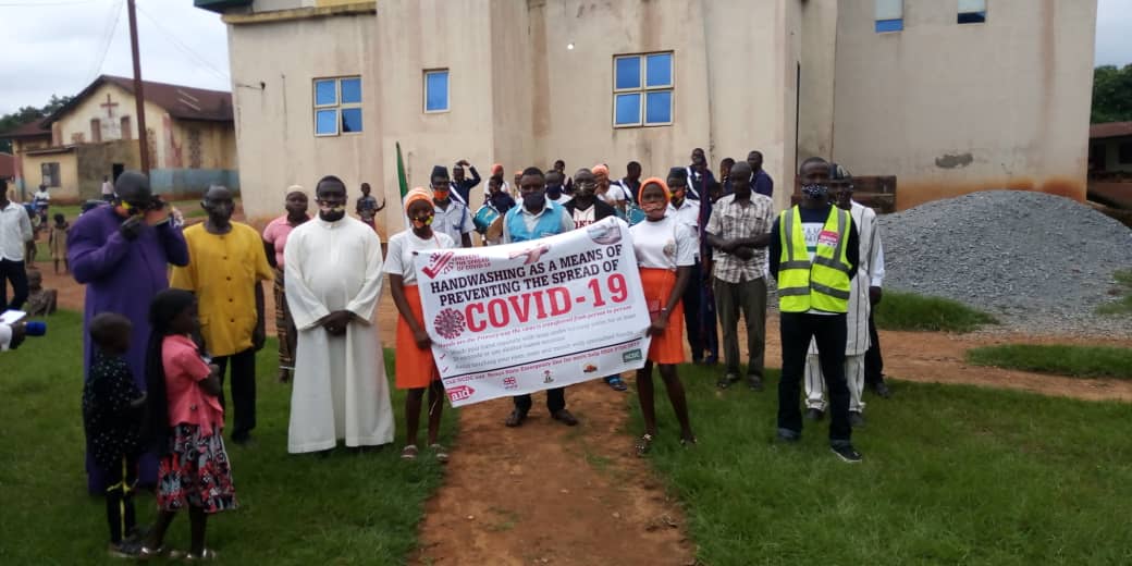 LinksNig's tweet photo. CLHEI take #C19NALPER #Covid_19 sensitization to Vandeikya where a crusade was ongoing with Rev. For. Hycinth Alia. Face masks and hand sanitizers we're also donated with support from @CAID_Nigeria and @UKaid. https://t.co/nlqxJnIo2S