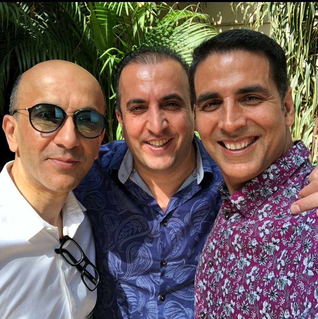 Every Indian Nationalist's favourite Akshay Kumar with Pakistani ISI brothers. @akshaykumar Sir ye rishta kya keh lata hai? It is so easy to fool us Indians by making Nationalist movies, right? @rishibagree  @Sanjay_Dixit  @rjraunac  @BefittingFacts  @SunainaHoley  @thakkar_sameet