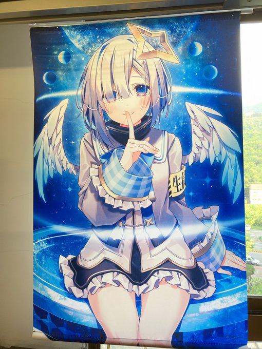 かなたんタぺ来たー!色綺麗!
それと全員キーホルダー!
これでホロライブすだれ作れるw 