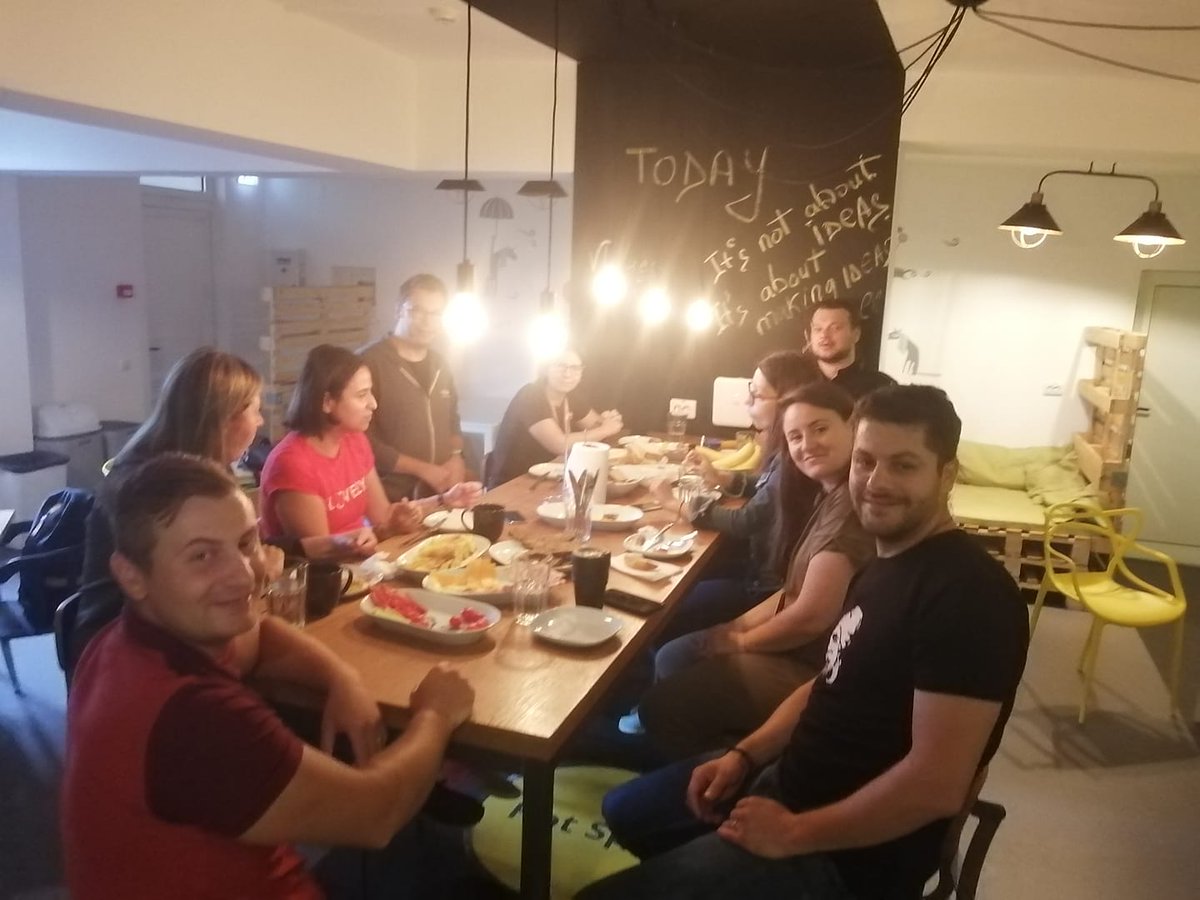 rubikhub's tweet photo. From time to time we looove to enjoy a Friday #CommunityBreakfast!
It's the perfect moment to put into perspective our bold ideas and to find the best solutions to bring them to life!
#dreamteam #connect #inspire #grow #rubikhub #mixtomatch https://t.co/Jopy5RWJQb
