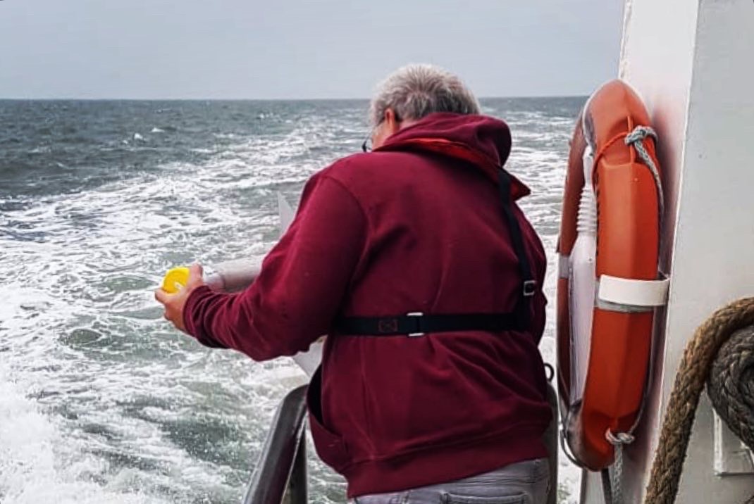 HelmholtzMoses's tweet photo. Die #ELBE_2020 Messkampagne von @UFZ_de, @GEOMAR_de, @AWI_de und @HZG_de haben wir gestern erfolgreich beendet. Die Wissenschaftlerinnen und Wissenschaftler fahren mit zahlreichen Messdaten und Proben zurück in ihre Forschungszentren - jetzt folgen Analysen und Auswertungen. https://t.co/lRRRLu44Cv