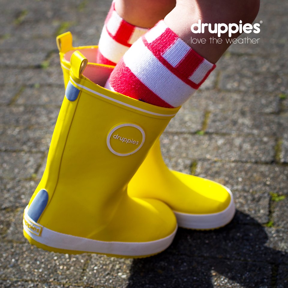 DruppiesNL's tweet photo. Final summer vibes

#druppies #summervibes #rubberlaarsjes #fashionboots #gelelaarsjes #fashionkids #kinderstyle #kindermode #kidsoutfit #regenlaarzen #rainboots #zomers #vrolijk #happycolors #natuurrubber #lovetheweather #vibes #goodvibes https://t.co/qjOkzztJVp
