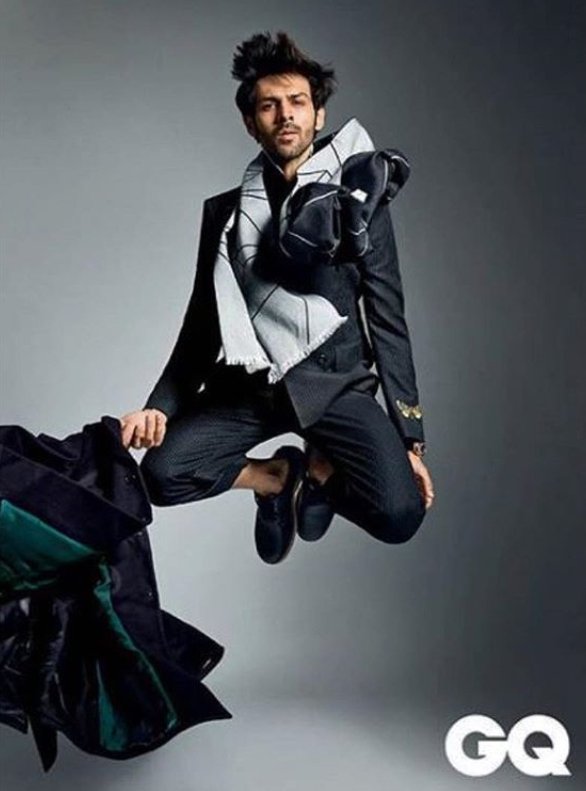 TheAroraJiya's tweet photo. Love is in the air🌈❤
And my love Koki he is in the air😆😆
#GQShoot 📸 #PoseLikeKartikAaryan 🤪 #KartikAaryan @TheAaryanKartik 🤗❤ https://t.co/y3HrLlPoex