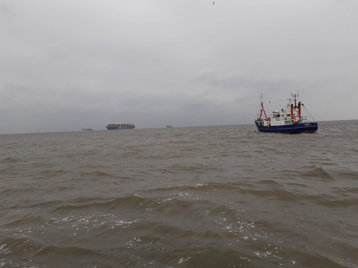 HelmholtzMoses's tweet photo. Die #ELBE_2020 Messkampagne von @UFZ_de, @GEOMAR_de, @AWI_de und @HZG_de haben wir gestern erfolgreich beendet. Die Wissenschaftlerinnen und Wissenschaftler fahren mit zahlreichen Messdaten und Proben zurück in ihre Forschungszentren - jetzt folgen Analysen und Auswertungen. https://t.co/lRRRLu44Cv