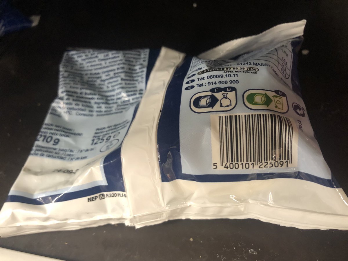 frenchdeano's tweet photo. @CarrefourSAV @CarrefourFrance Mozzarella « numéro 1 » -> nutriscore D https://t.co/hu5CrtmRa1