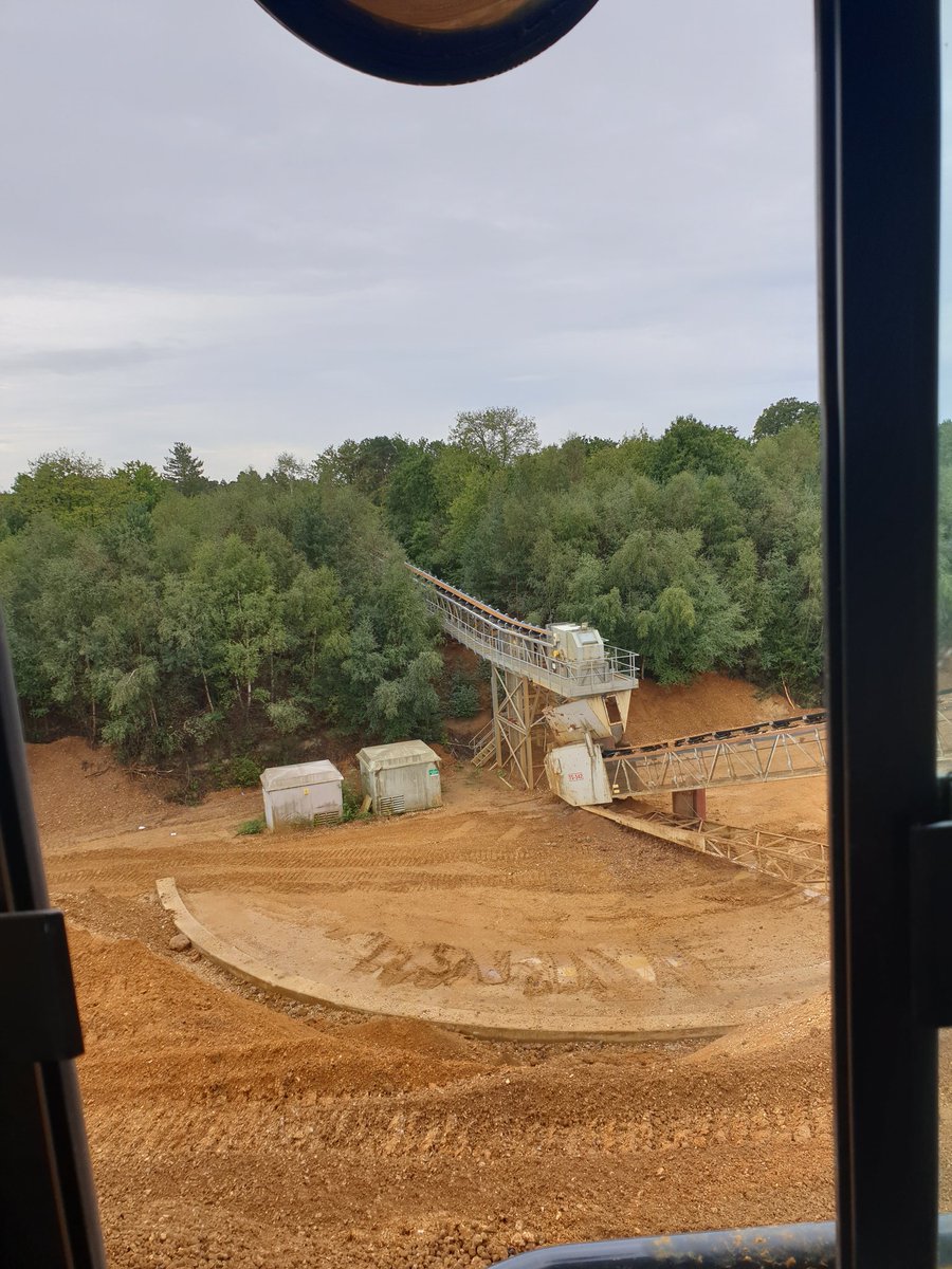 james_sear's tweet photo. Nice view out the office window  today https://t.co/a1xsuMw7MN