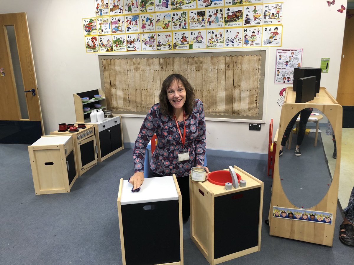NJoFrick1's tweet photo. @parsonstreet @MsD82448648 Thanks to Mrs Madams for up-cycling our home area furniture- we love it!
#chalkboardpaint
#homearea https://t.co/9Ikwc69Hoo