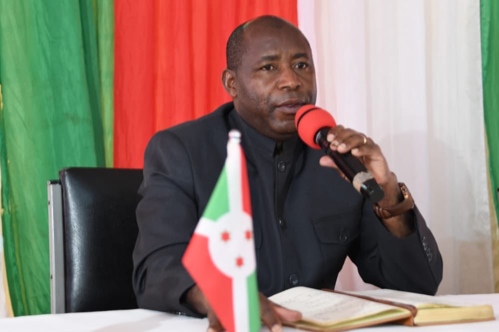 NtareHouse's tweet photo. #Burundi Le Président de la République S.E @GeneralNeva est à @MuramvyaProv où il échange à huis clos avec les Élus et les Responsables provinciaux sur les les stratégies et les défis liés au développement socio-économique de leur province. https://t.co/nhKdNCmOZs