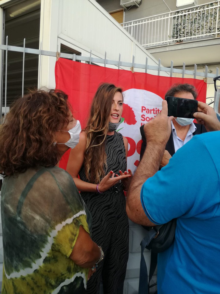 fr_dambra's tweet photo. Meravigliosa iniziativa a #Taranto. È necessario varare un #GreenNewDeal che tuteli salute, lavoro e ambiente. 
Serve un piano #ecosocialista per questa #città: #riqualificare #bonificare #tutelare #valorizzare. 
"I politici guardano alle elezioni. Gli statisti alle generazioni." https://t.co/bAKBMBt7H8