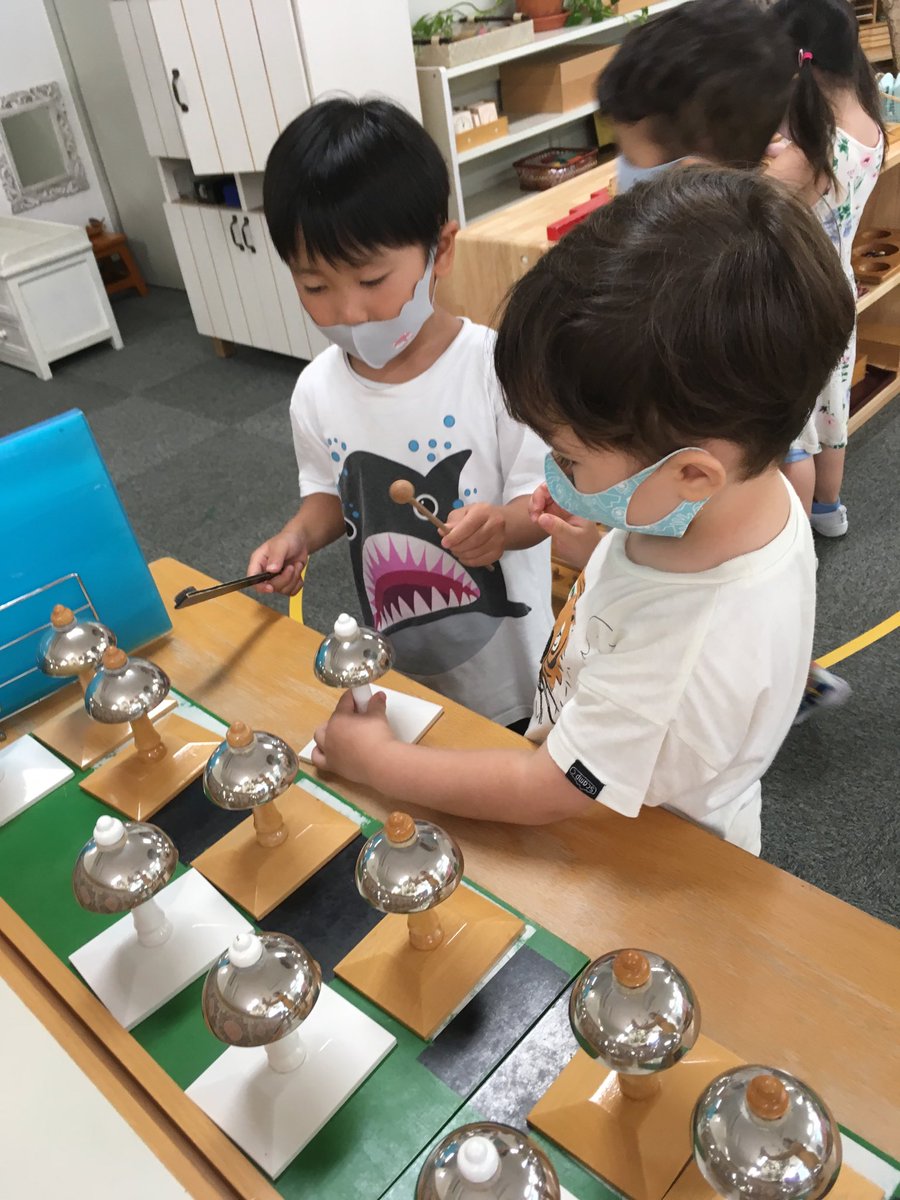 MSTokyoCedar's tweet photo. The children are happy to guide their new friends! Looking forward to a full class on Monday! #MSTpeace #MSTkindness #MSTsunshine https://t.co/0nlEBhhU0Q