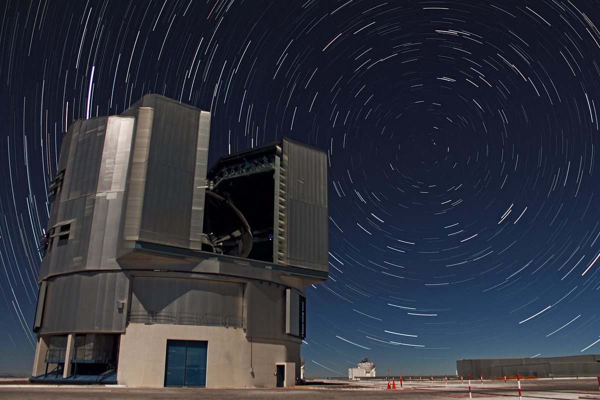 2/20 The 4th Unit Telescope of ESO’s VLT is known as UT4 or Yepun, meaning Venus or evening star in Mapudungun, an indigenous language of Chile. It has a main mirror 8.2 metres in diameter and weighs around 430 tonnes.