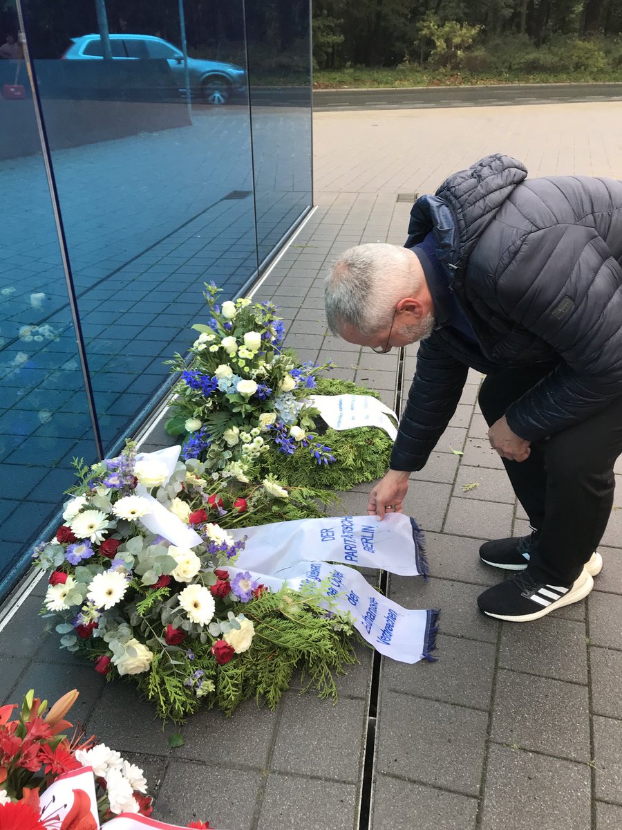 brozub (@brozub1) on Twitter photo Wir gedenken heute der Opfer der #Euthanasie Verbrechen. Ich verneige mich vor den Opfern und all denen, die auch heute noch mutig und furchtlos alles dafür tun, dass ein solcher Terror nicht mehr möglich wird. <a href="/ParitaetBerlin/">Paritätischer Berlin</a> Wir gedenken heute der Opfer der #Euthanasie Verbrechen. Ich verneige mich vor den Opfern und all denen, die auch heute noch mutig und furchtlos alles dafür tun, dass ein solcher Terror nicht mehr möglich wird. <a href="/ParitaetBerlin/">Paritätischer Berlin</a>