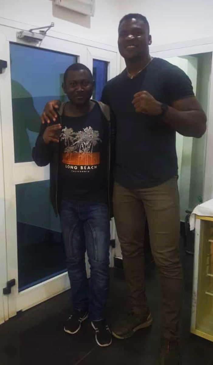 InstitutSango's tweet photo. Quand le prédateur F. Ngannou nous rend visite à l'Institut de beauté VIP SANGÔ, la maison de la beauté.
l'Institut des personnes distinguées https://t.co/3QcZtqhQR6