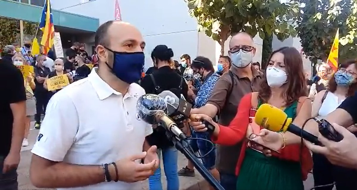 naciodigital's tweet photo. .@marcelmauri va a Figueres per donar suport als investigats pel tall del Tsunami Democràtic a la Jonquera
https://t.co/ub1Ftdr3sV https://t.co/nKXLdZLBNt
