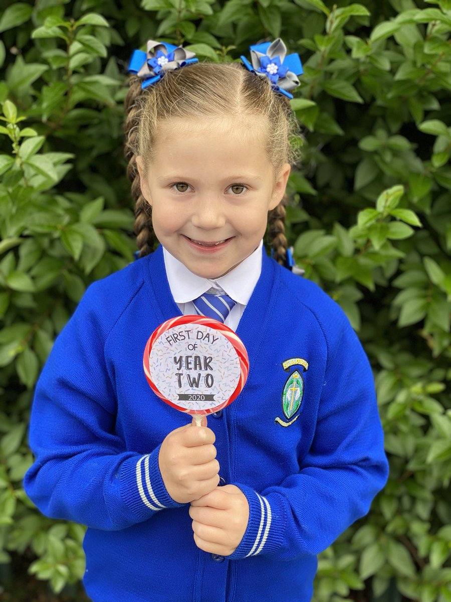 INACTIVEStAl's tweet photo. Cardiff are so excited for their first full day in #Year2! We have taken first day pictures this morning and we look so smart! 🤩 #Year2 #BackToSchool #FirstDayPictures https://t.co/mN3fQYWQBF