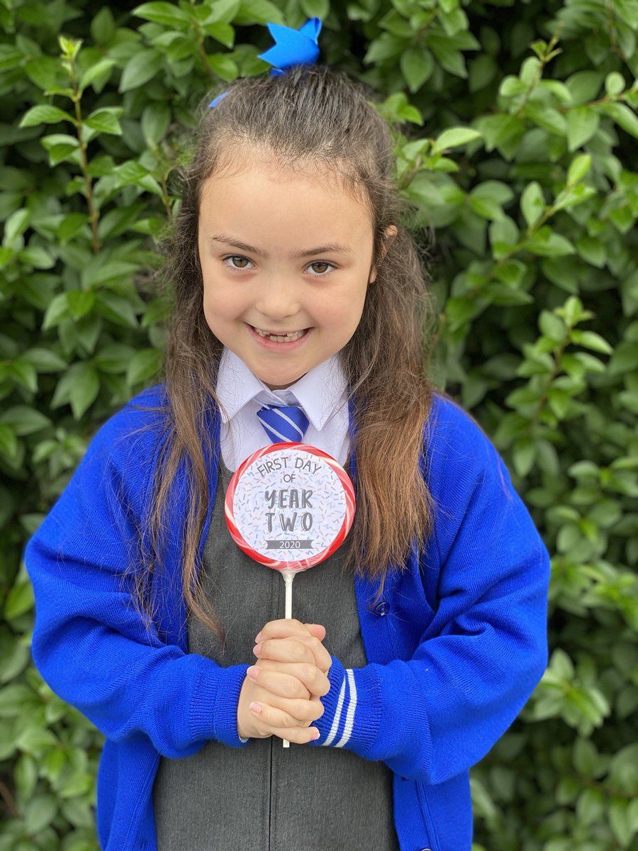 INACTIVEStAl's tweet photo. Cardiff are so excited for their first full day in #Year2! We have taken first day pictures this morning and we look so smart! 🤩 #Year2 #BackToSchool #FirstDayPictures https://t.co/mN3fQYWQBF