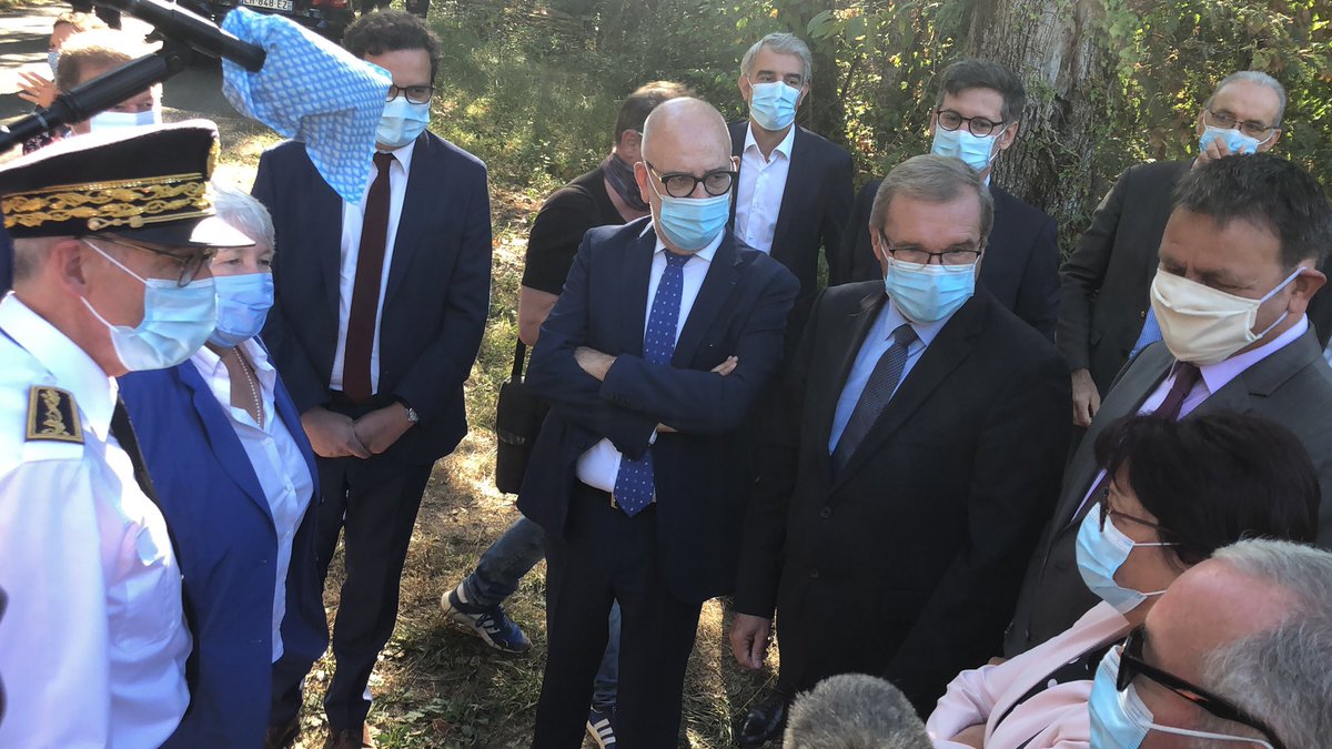 ArduinEric's tweet photo. Inauguration d’un nouveau pylône de téléphonie mobile 4G en @cddordogne en présence de @j_gourault . Le #NewDealMobile va apporter de la connexion THD aux concitoyens de #SaintHilairedEstillac et de #Villamblard @FFTelecoms https://t.co/xGSlOry42D