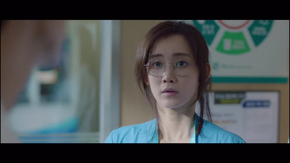 an applause. Yulje is a big crowded hospital, there is a chance the abuser could get away, but because of Dr. Jang with the help of SongHwa, she is able to prevent him from running away even if she gets kicked on the face. Her dedication to chase the bad guy is worth melting for.