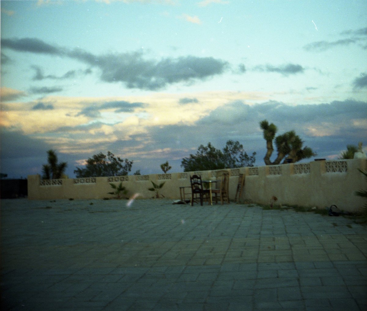 you thought it was a headlight it was a cop you thought you'd wait a lifetime and you will earthlings1.bandcamp.com
#BandcampFriday