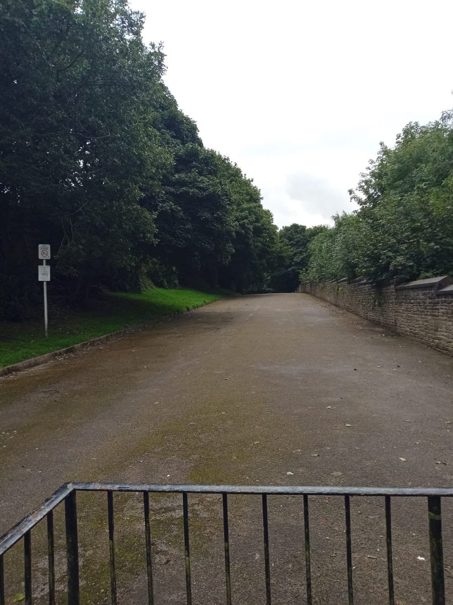 CMBC_CPT's tweet photo. Team 3 Foot Patrol of Shroggs Park this morning.
@Suewarden306
#SaferCalderdale
#KeepCalderdaleClean
#DontMuckAbout https://t.co/XxXIXMvljL