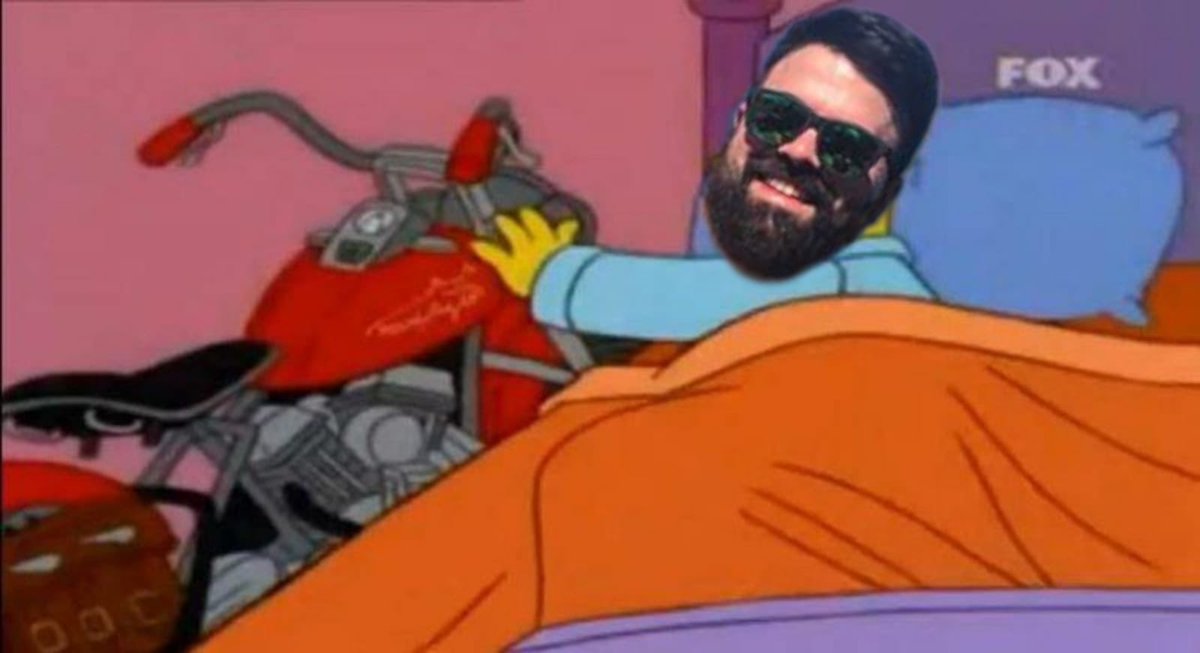 10AleexBellon's tweet photo. Lolismo: “Primero mi moto 🙋‍♂️ y luego el motociclismo” https://t.co/zLBM15gV6A