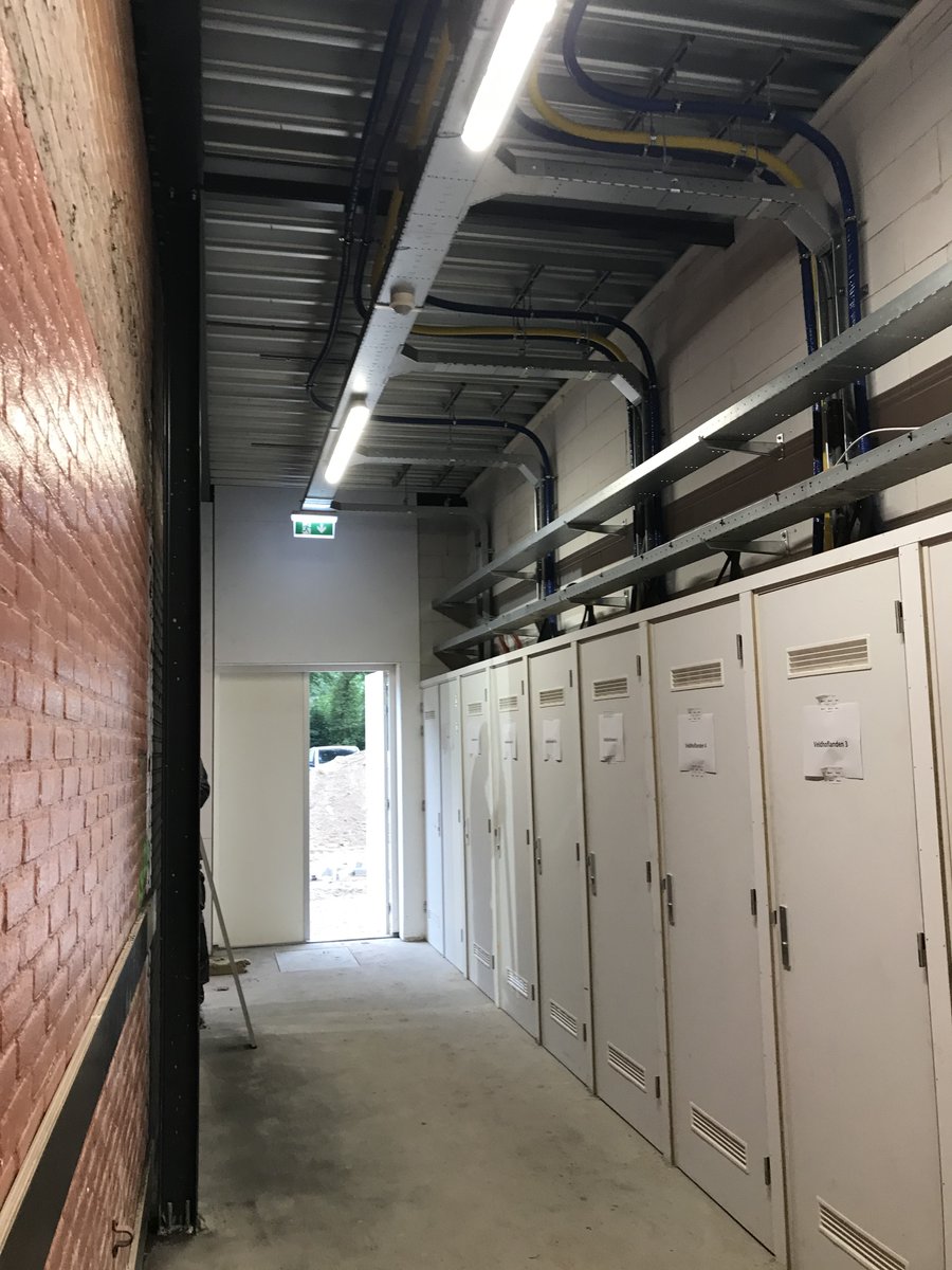lesscherinstall's tweet photo. Inmiddels zijn wij al geruime tijd bezig met de verbouwing van winkelcentrum Stroink in Enschede. Samen met Akor Bouw b.v. wordt er overal hard gewerkt in het winkelcentrum.

Meer info: https://t.co/eZHQQTjmlS https://t.co/NMXE5oc0gL