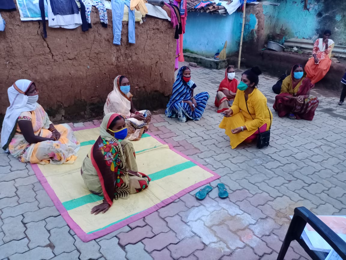 NISHTHA_CPHC's tweet photo. Community meeting organized to spread awareness on  NISHTHA Swasthya Vaani IVRS in Ranchi, Jharkhand. Communities can now access key information on #COVID19 on the phones, right at their homes #BadalkarApnaVyavaharKareinCoronaParVaar @MoHFW_INDIA @usaid_india @GramVaani https://t.co/MYzkwMlucG