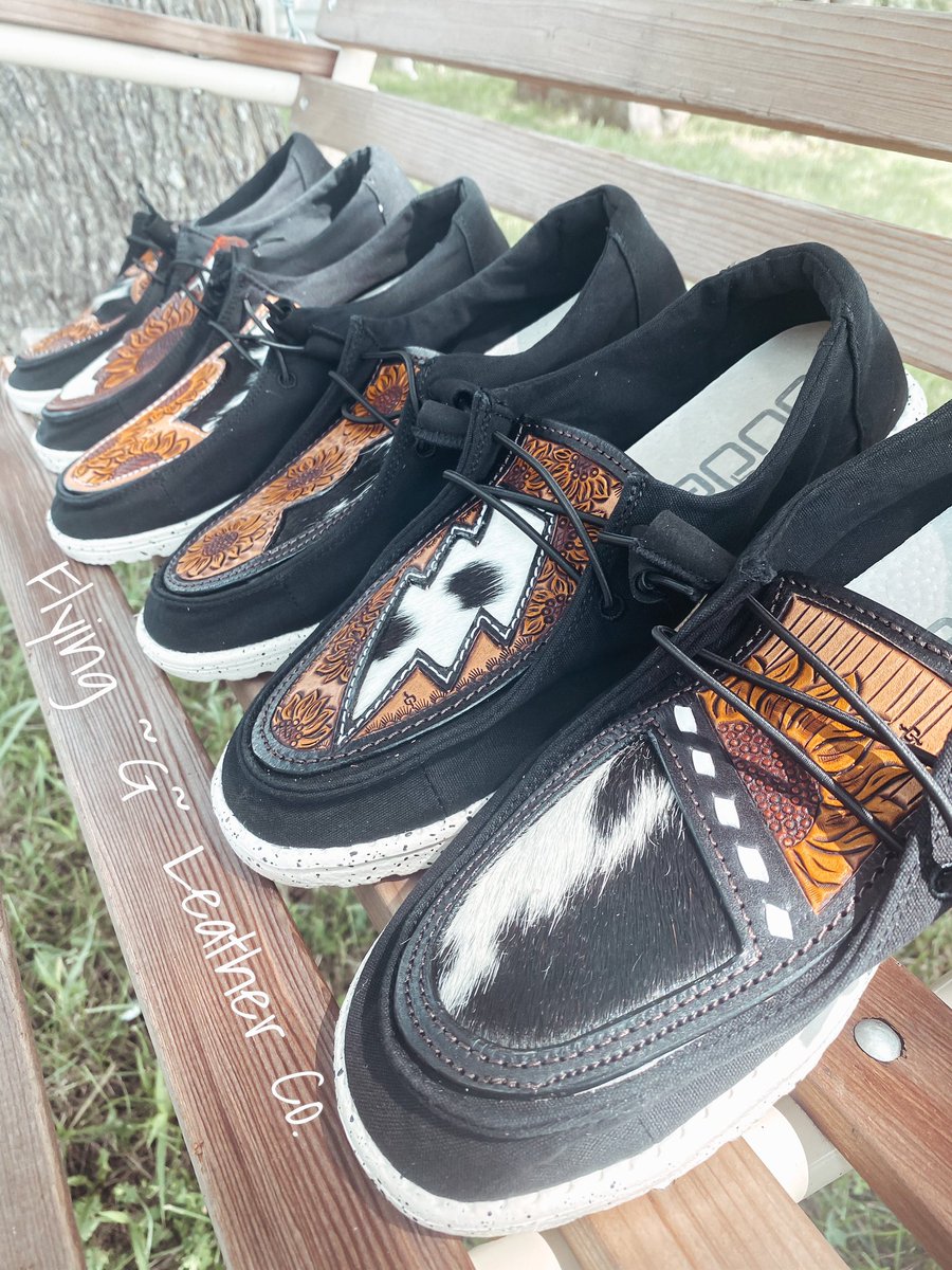 flyinggleather's tweet photo. The same... but different 🤩dropping tonight at 7pm central on my website!
•
One-of-kind pairs! https://t.co/iMKuZjfoTN