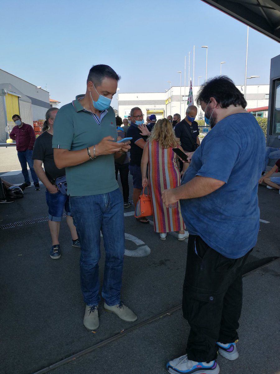 luigipiccolo_'s tweet photo. Sciopero @WitturGroup #Sematic di Osio Sotto (Bg). L’azienda vuole delocalizzare in Ungheria! #noncistiamo #nodelocalizzazione #lotta #sciopero
Sono 300 i dipendenti che rischiano di perdere il lavoro con questa scelta aziendale, #diciamoNO #nodelocalizzazione https://t.co/tz81BEDpU7