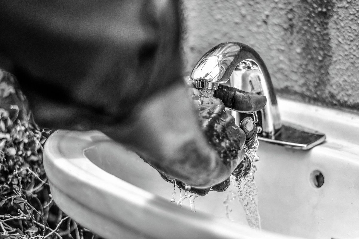 Ciheb_Nigeria's tweet photo. During the day, Handwashing is relevant, however, it is much more necessary during a pandemic.
Help flatten the curve by washing your hand frequently throughout the day with soap and running water and #StopTheSpread
#COVID19 #DoThe5 #StopTheSpread #washyourhands https://t.co/bE9SKqWQjZ