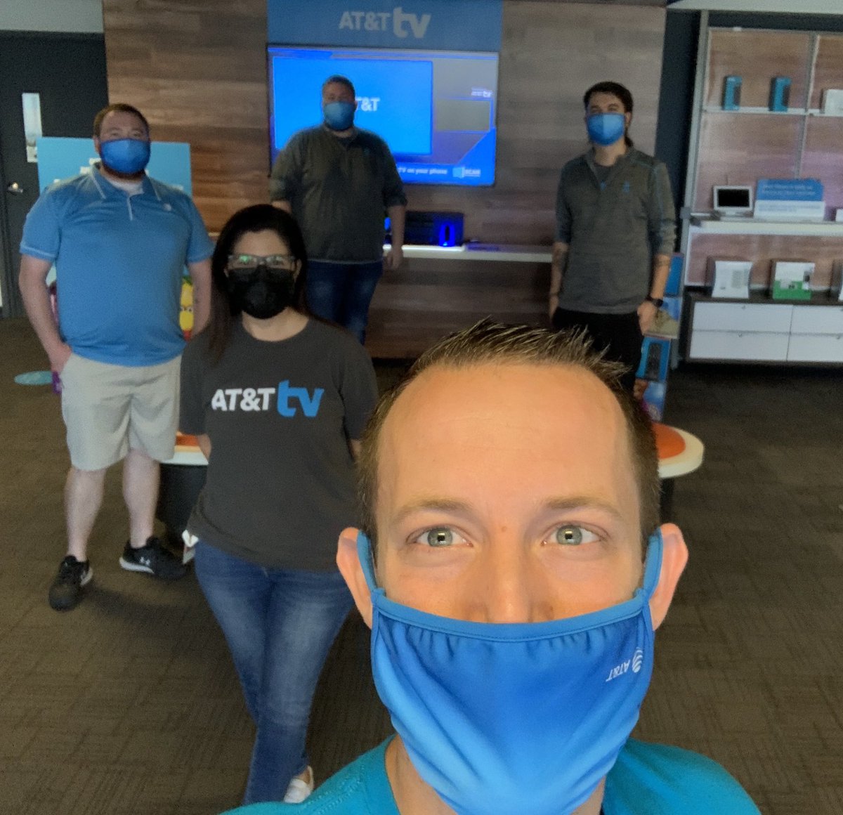 Successful meeting at the Quah! We ready to rock this month. They came hungry but donuts wasn't enough. 🍩🍩 They said the only way we get full is having 100% on all metrics! Let's go! <a href="/TheWestWarriors/">West Warriors</a> @melphillipsOK @okla_phillips <a href="/KAMOkonnects/">𝐾𝐴𝑀𝑂</a> <a href="/AlysonWoodard/">Alyson Woodard</a> #hungry4success