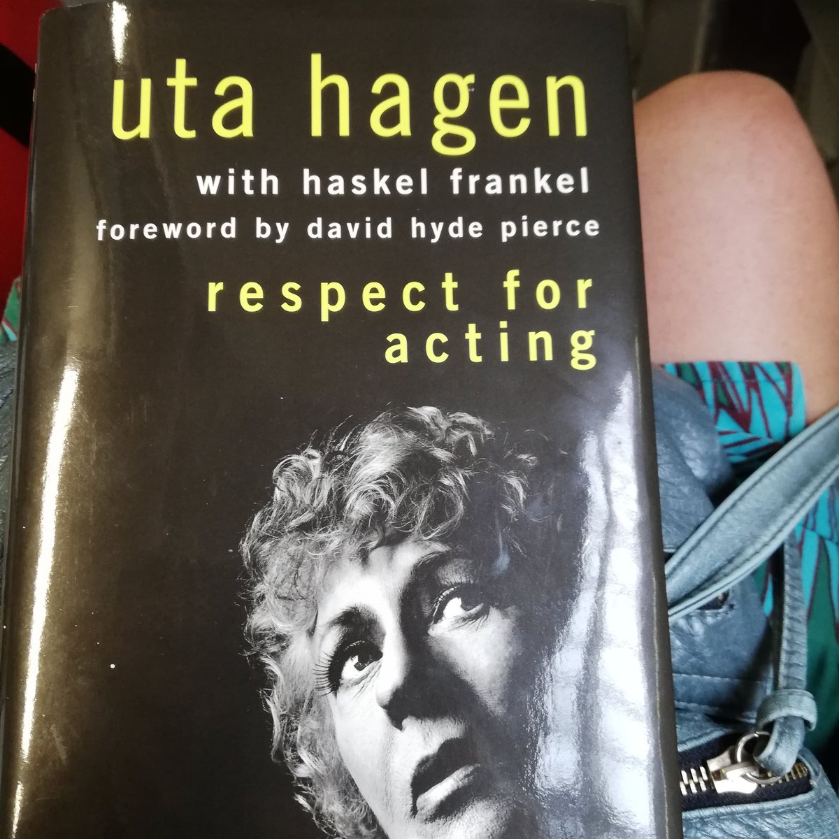 heatherfcairns's tweet photo. Travelling to Aberystwyth today for filming over the next few days.
Long journey so great excuse to get stuck into my new book, plus catch up on a cpl of episodes of 'The Bridge' ๐
#filming #utahagen #respectforacting #neverstoplearning #beautifulWales https://t.co/4ItpKH87iz