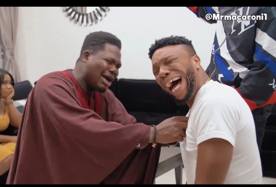 iAmBellatriXtar's tweet photo. #BBNaija #DeloitteWhereAreOurVotes #Layconsgame
As Lucy use craze add herself to Laycon's team...madam HOH sef use humility pick Laycon today

Local woman can no longer can

She lost the ability to can🤣 https://t.co/tYAAeLh4lu