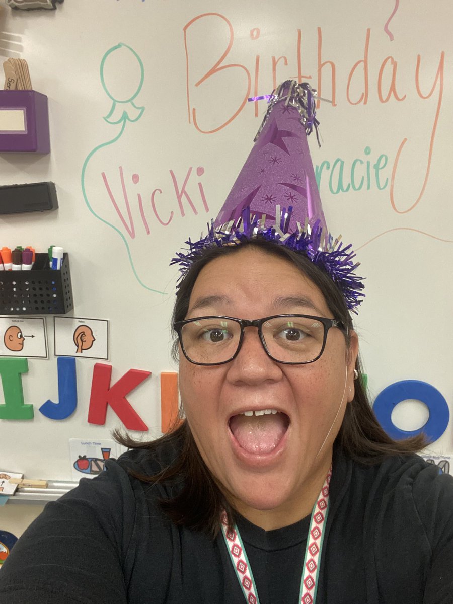 MelanieMuir6's tweet photo. Pre-K Prize Patrol and it’s our awesome IAs birthday today too! Happy birthday Vicki and Gracie!!! We also got free donuts from a parent ❤️❤️❤️ Kiddos love that I’m wearing the party hat in celebration! @NISDAdamsHillES @NISD_ECE #prek https://t.co/QQF1xkLZte