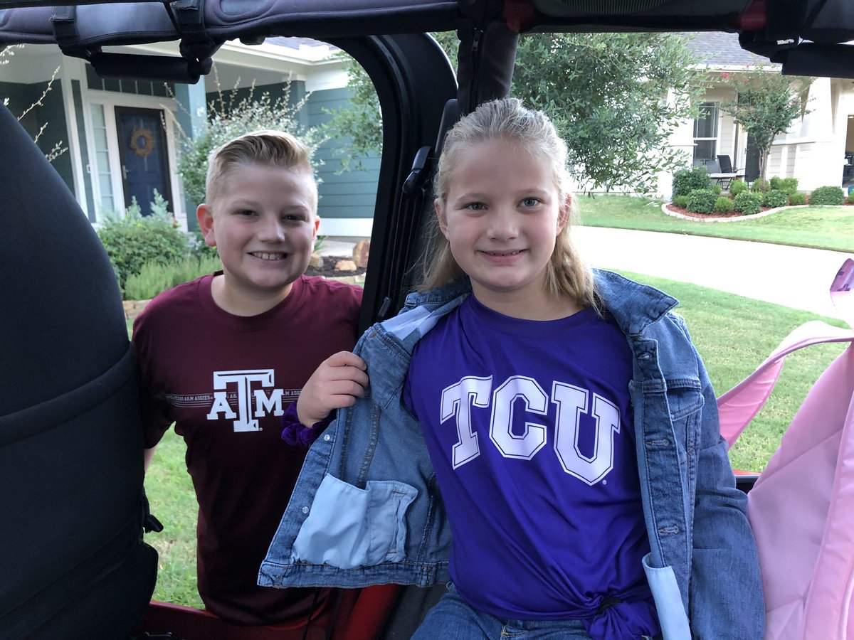 jennmadson's tweet photo. #KISDCollegeColors 
 Team A&amp;M and TCU https://t.co/d2ngyuddnm