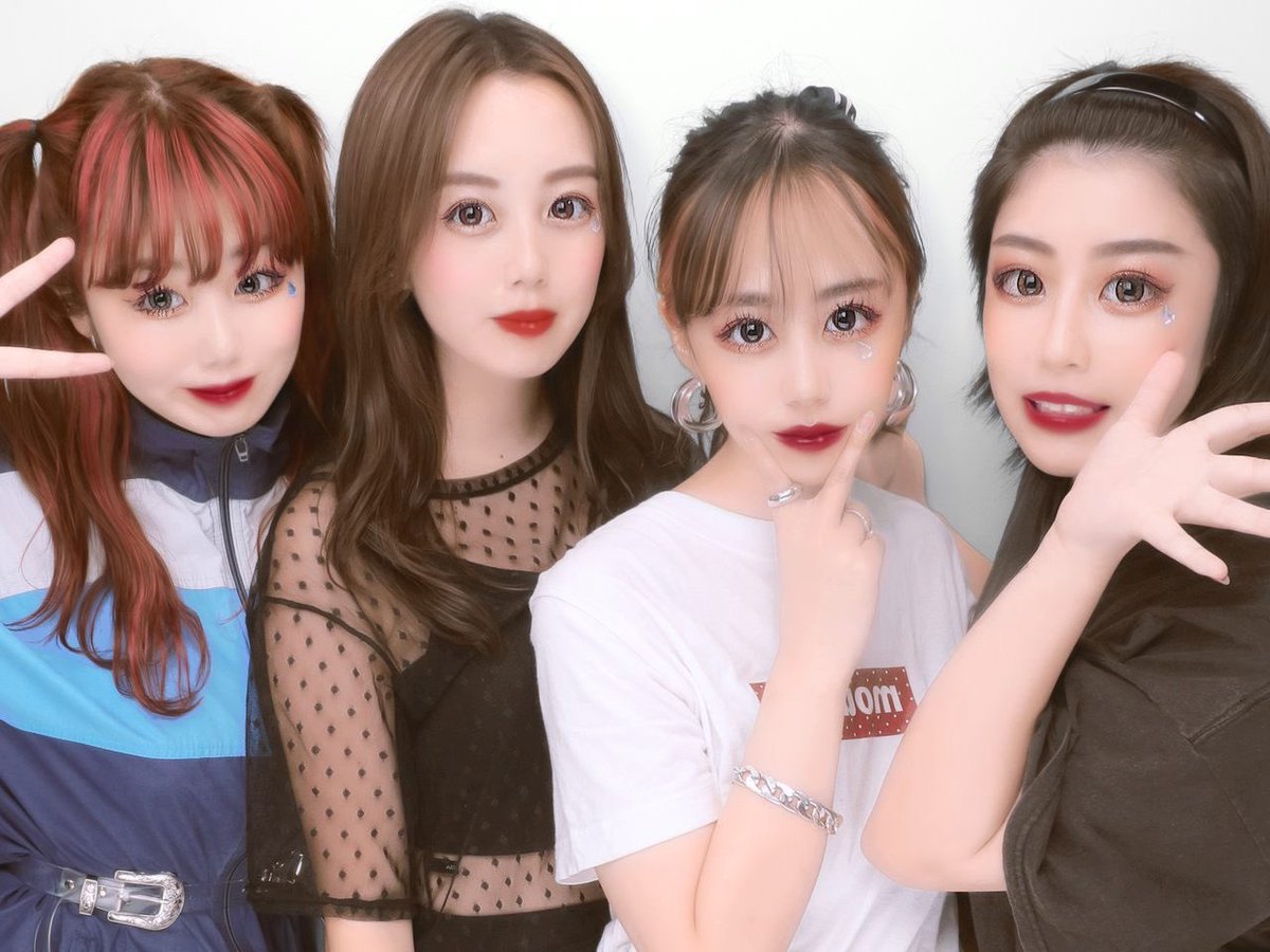 久しぶりにTwitter 
美容学生頑張ってます